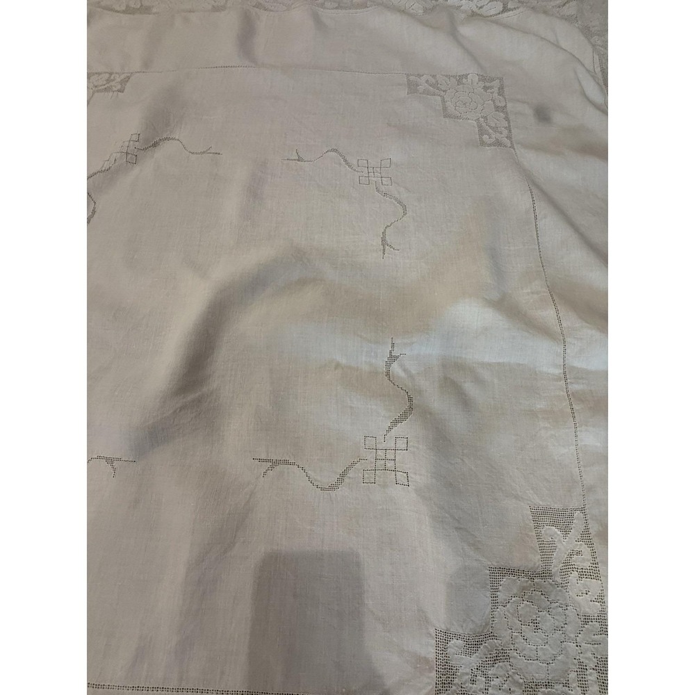 Vtg White Tablecloth Square Cotton Lace Edge  Traditional English Cottage Shabby - Picture 4 of 6